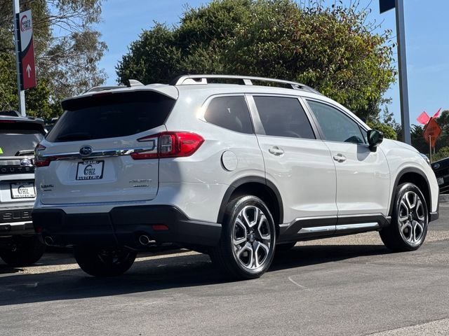 New 2026 CRYSTAL WHITE PEARL Subaru Limited 7-Passenger image 4