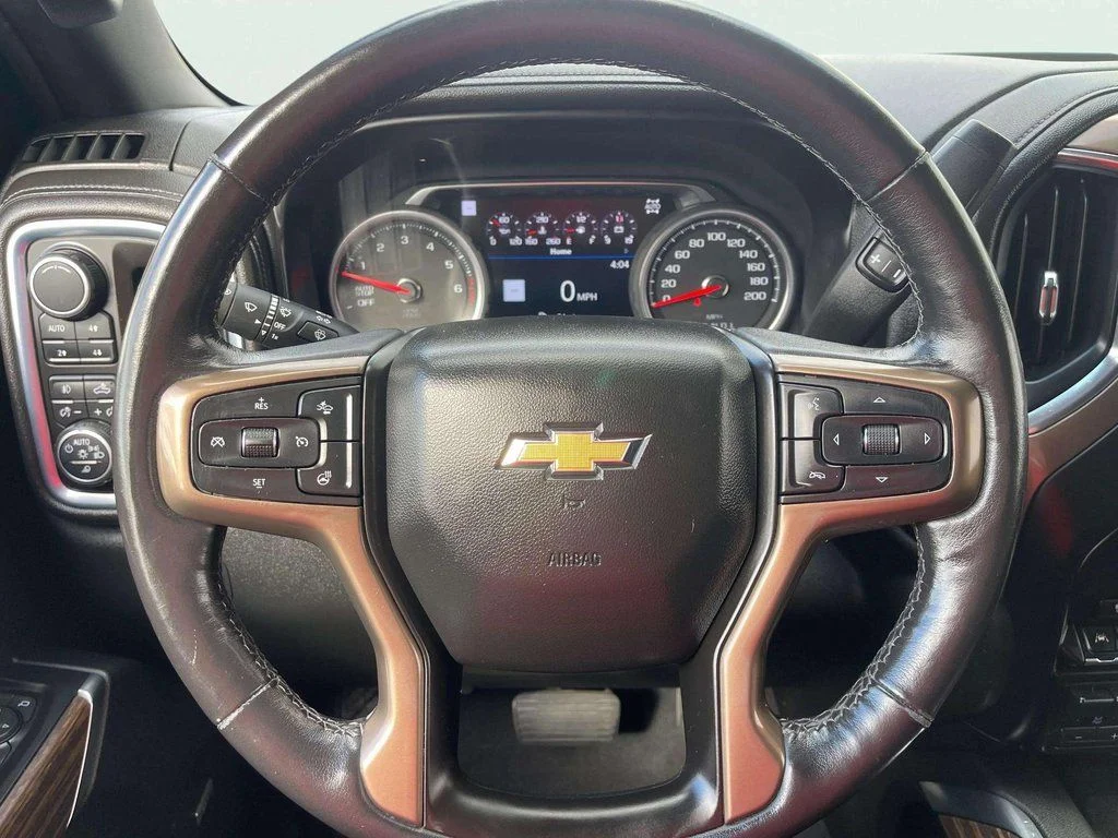 Used 2019 Iridescent Pearl Tricoat Chevrolet High Country image 18