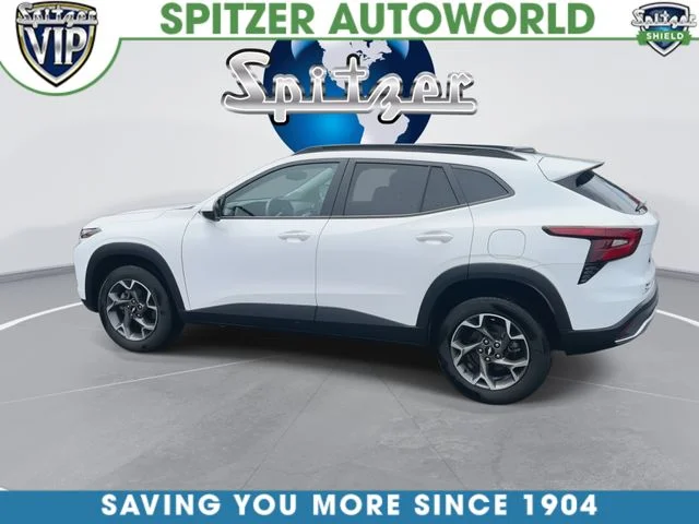 Used 2024 Summit White Chevrolet LT image 7