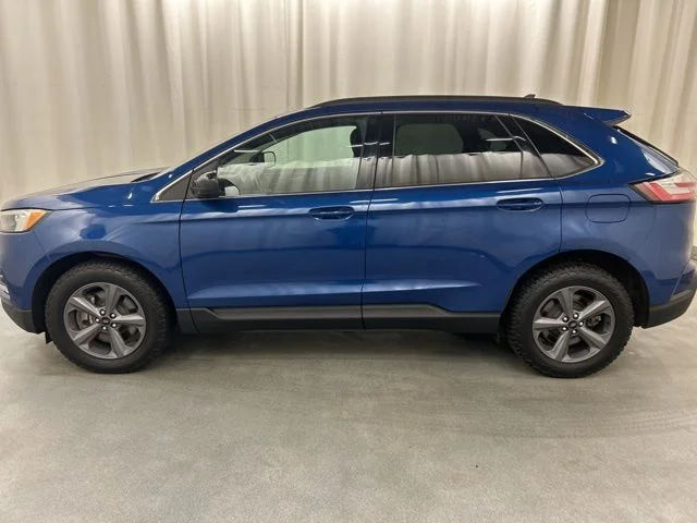 Used 2022 Blue Ford SEL image 3
