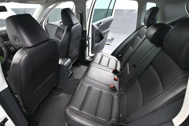 2013 Volkswagen Tiguan SE - Photo 32