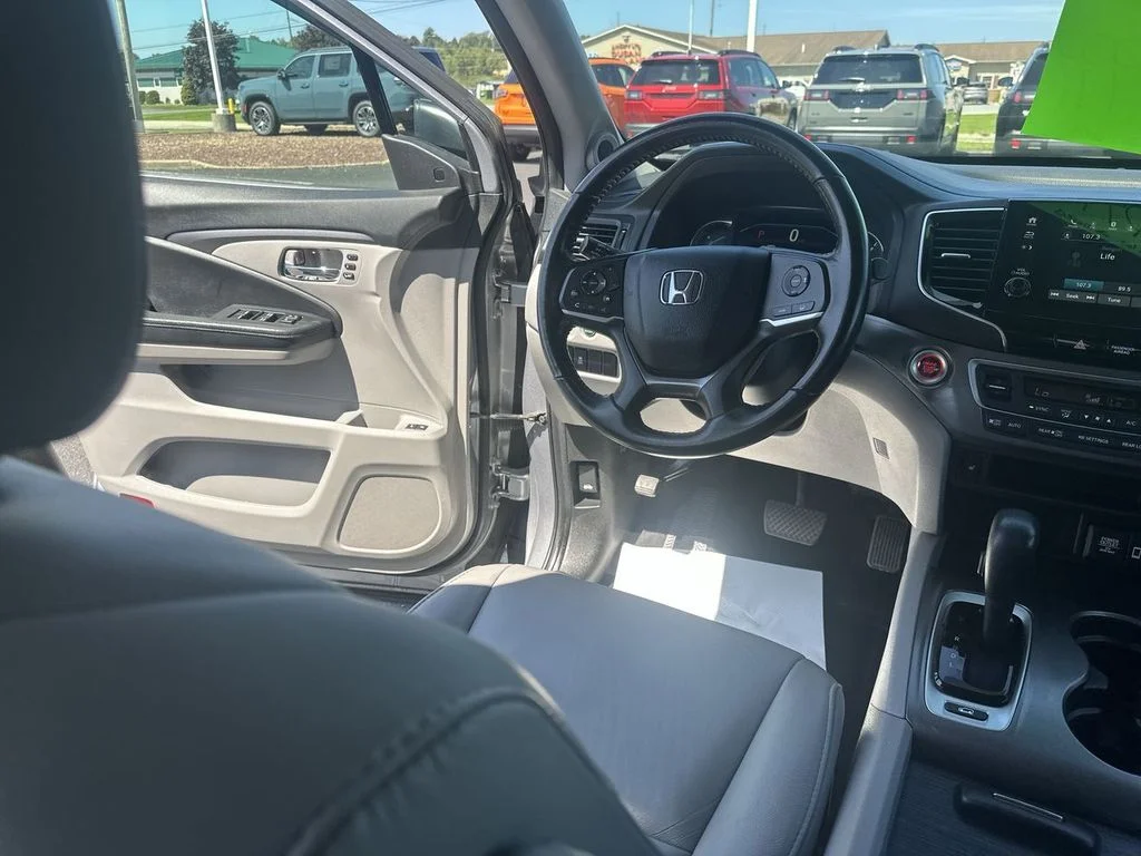 Used 2019  Honda EX-L image 15