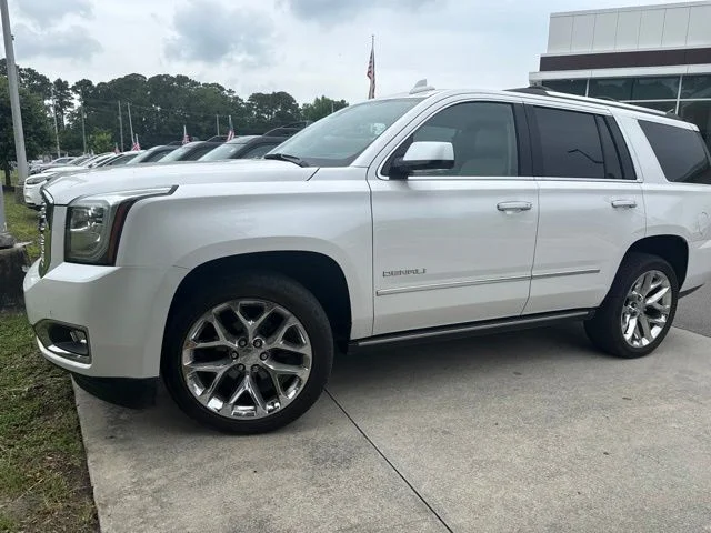 Used 2020 White GMC Denali image 1