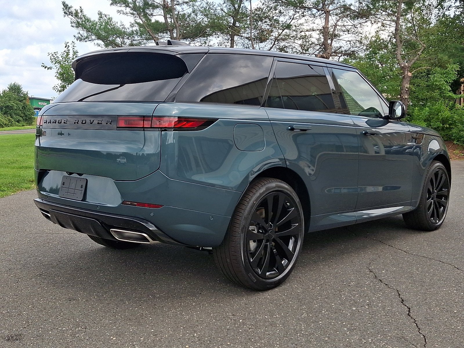 New 2026 Giola Green Land Rover  image 6