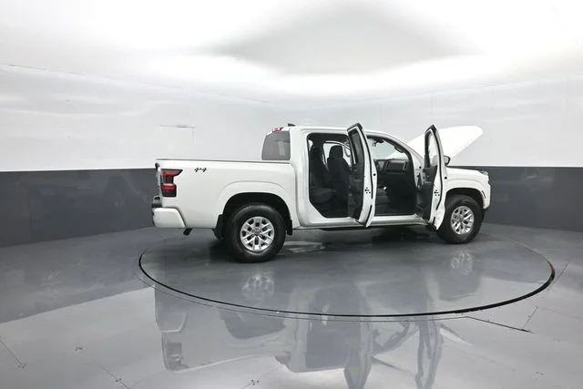 Used 2024 Glacier White Nissan SV image 23