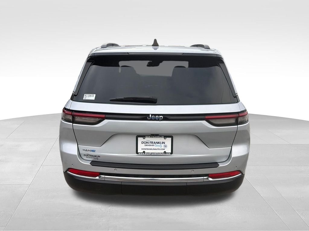 Used 2024 Silver Jeep 4xe image 4
