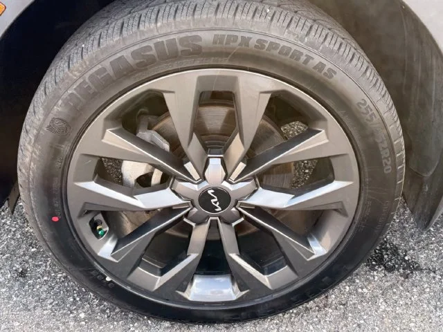 Certified Used 2023 Green Kia X-Line SX Prestige image 10