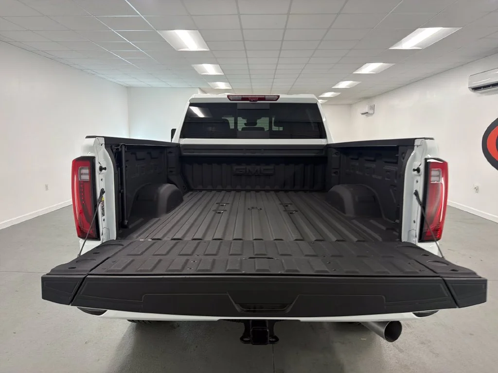 Used 2025 White GMC Denali image 8