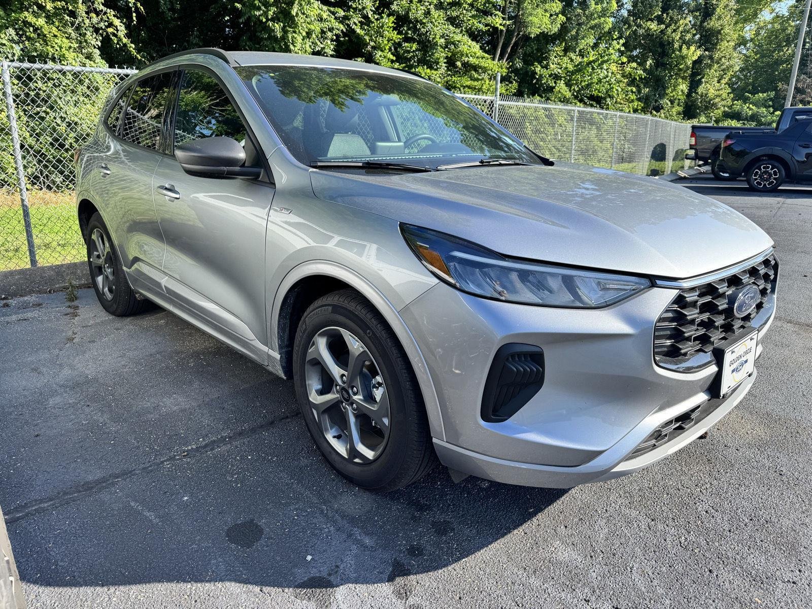 Iconic Silver Metallic 2024 Ford Escape Hybrid ST-Line FWD SUV / Crossover Front-Wheel Drive