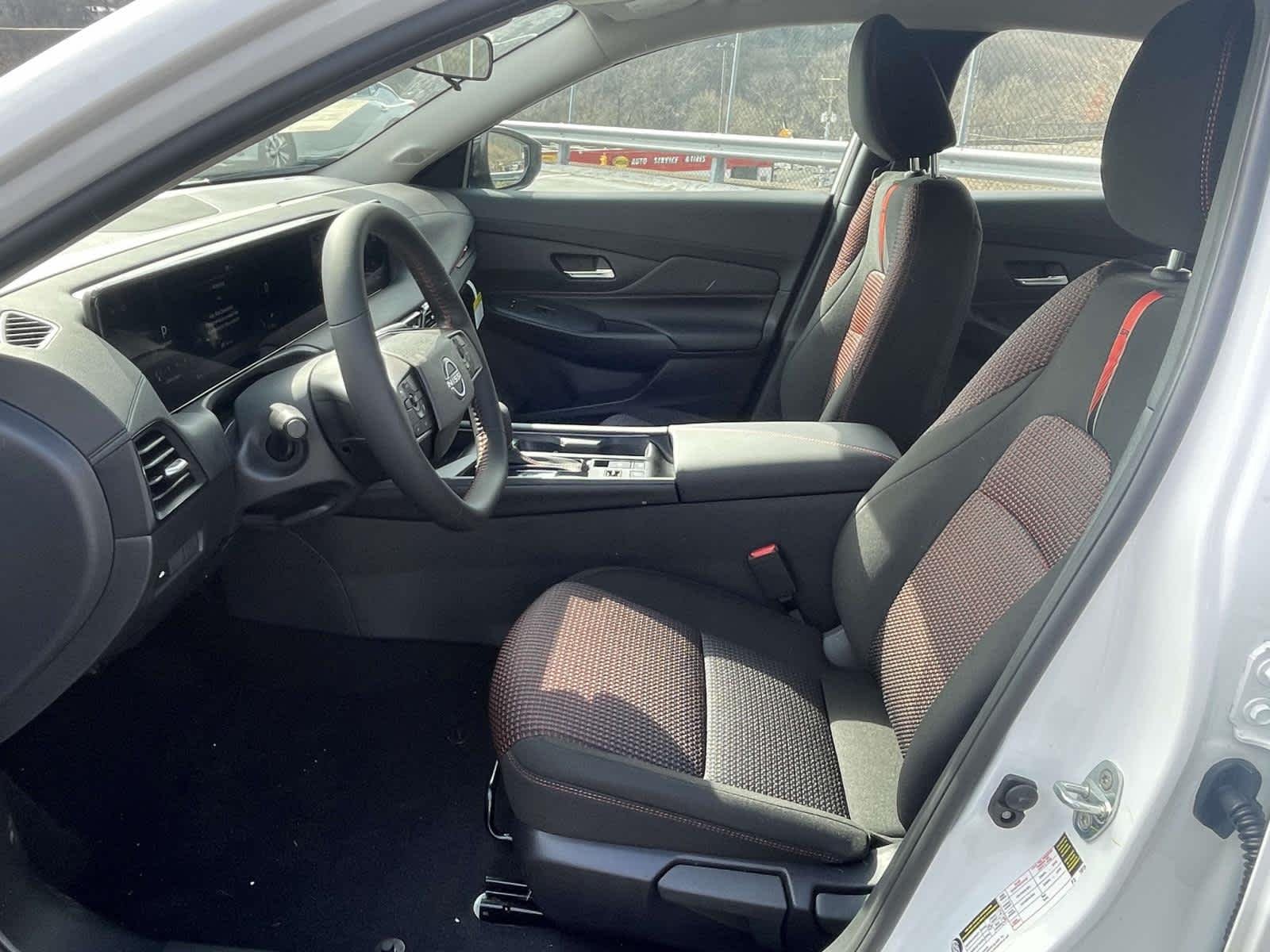 New 2026 Aspen White Tricoat Nissan SR image 13