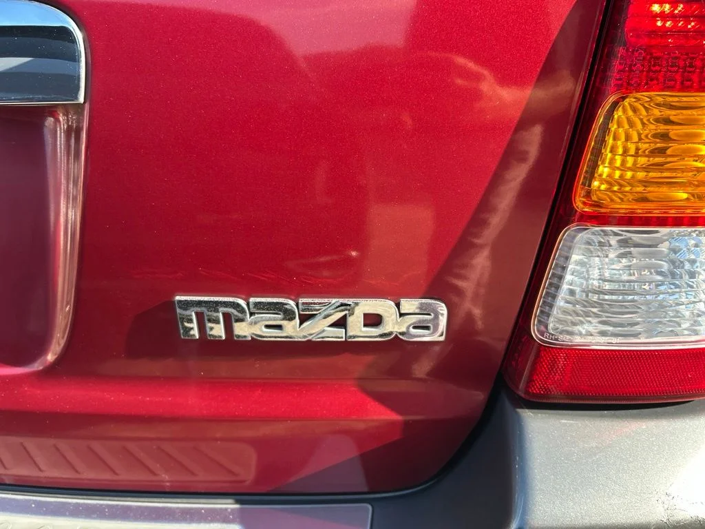 Used 2004 Red Mazda ES image 20