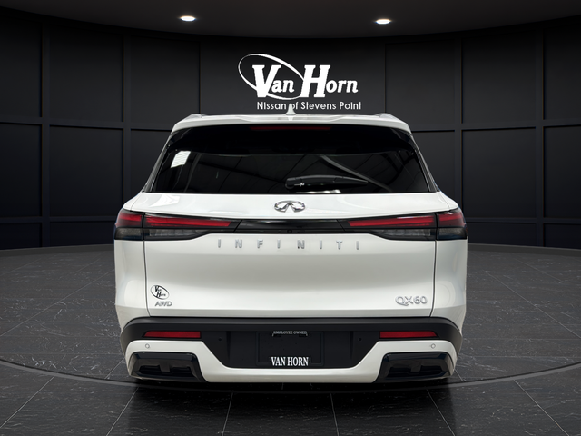 Used 2025 Majestic White INFINITI LUXE image 6