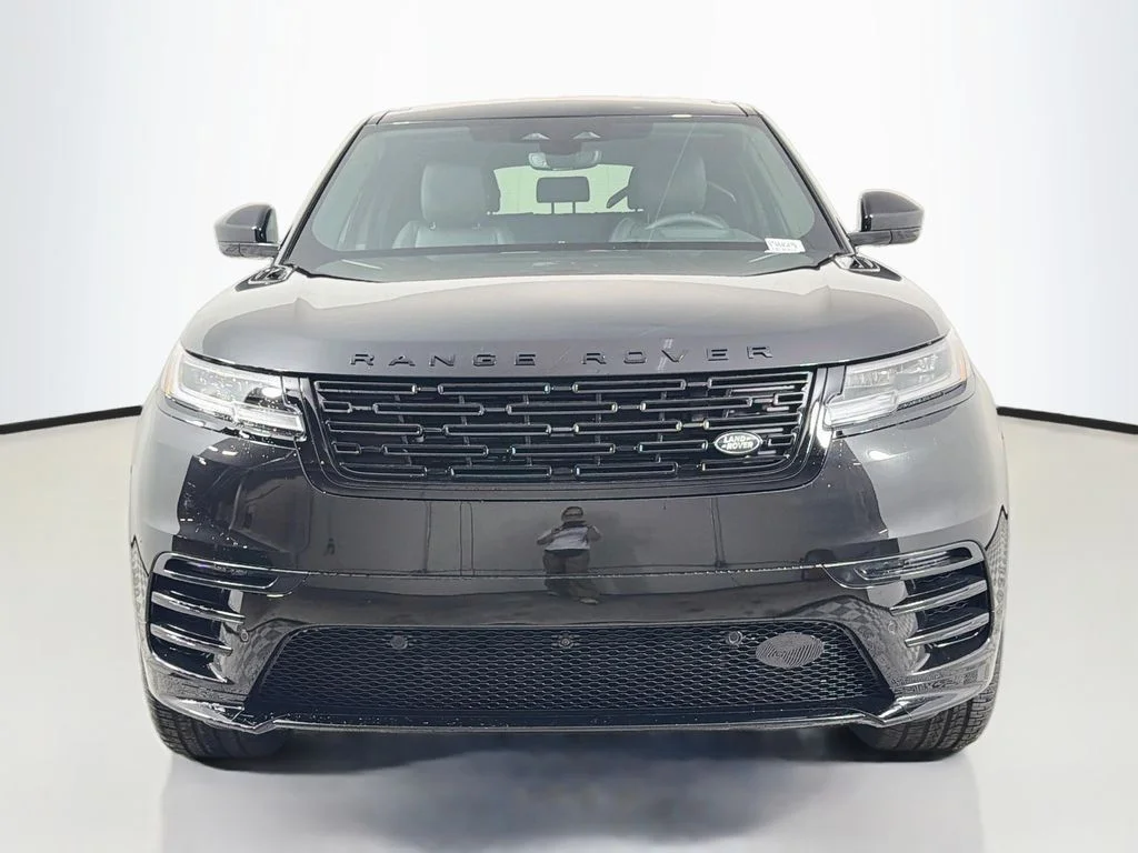 New 2026 Santorini Black Land Rover Belgravia Edition image 2