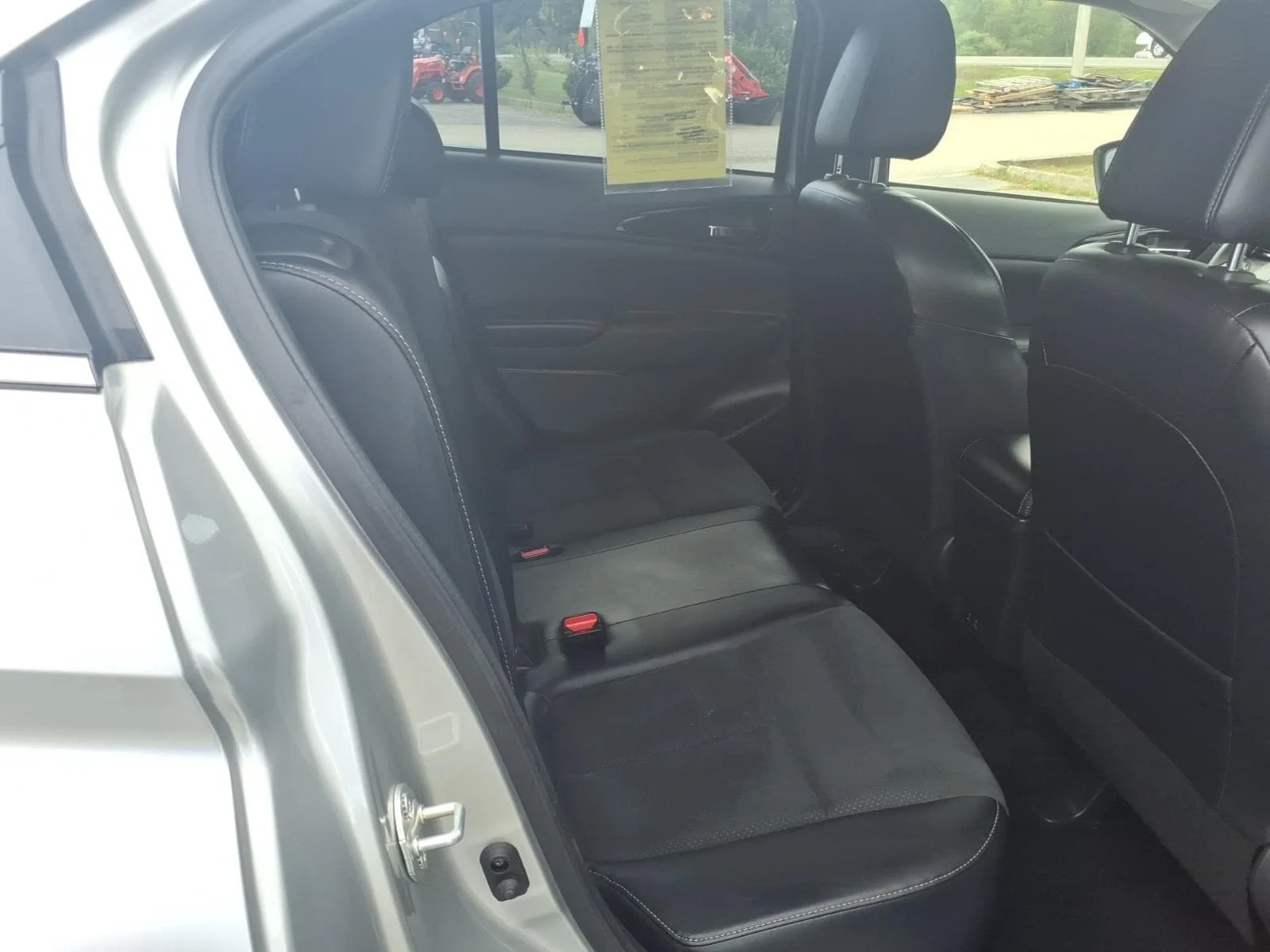 Used 2024 Silver Alloy Mitsubishi SE image 13