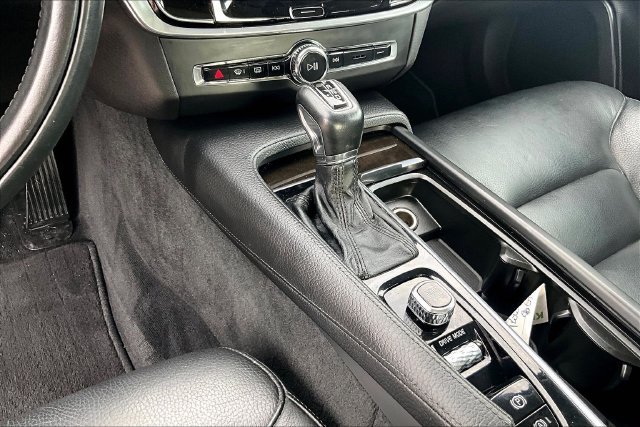 Used 2018 Black Stone Volvo T5 Momentum image 11