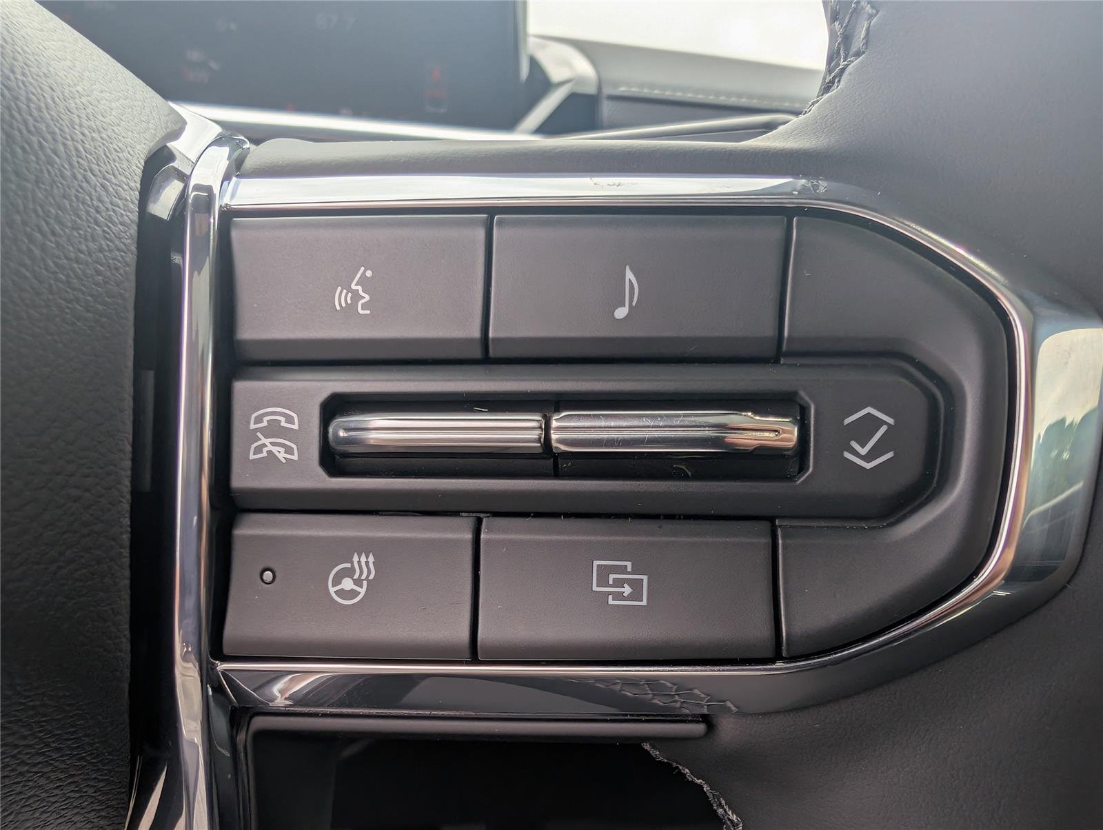 2025 GMC Sierra EV Denali - Photo 23