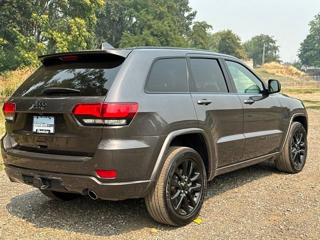 Used 2021 Granite Crystal Metallic Clearcoat Jeep Laredo X image 8