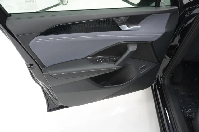 New 2026 Deep Black Pearl Volkswagen 2.0T SE image 14