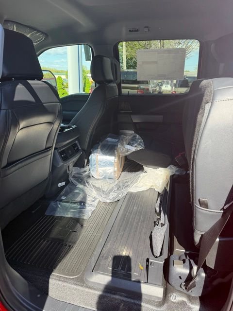 New 2026 Race Red Ford F-450® LARIAT® image 22