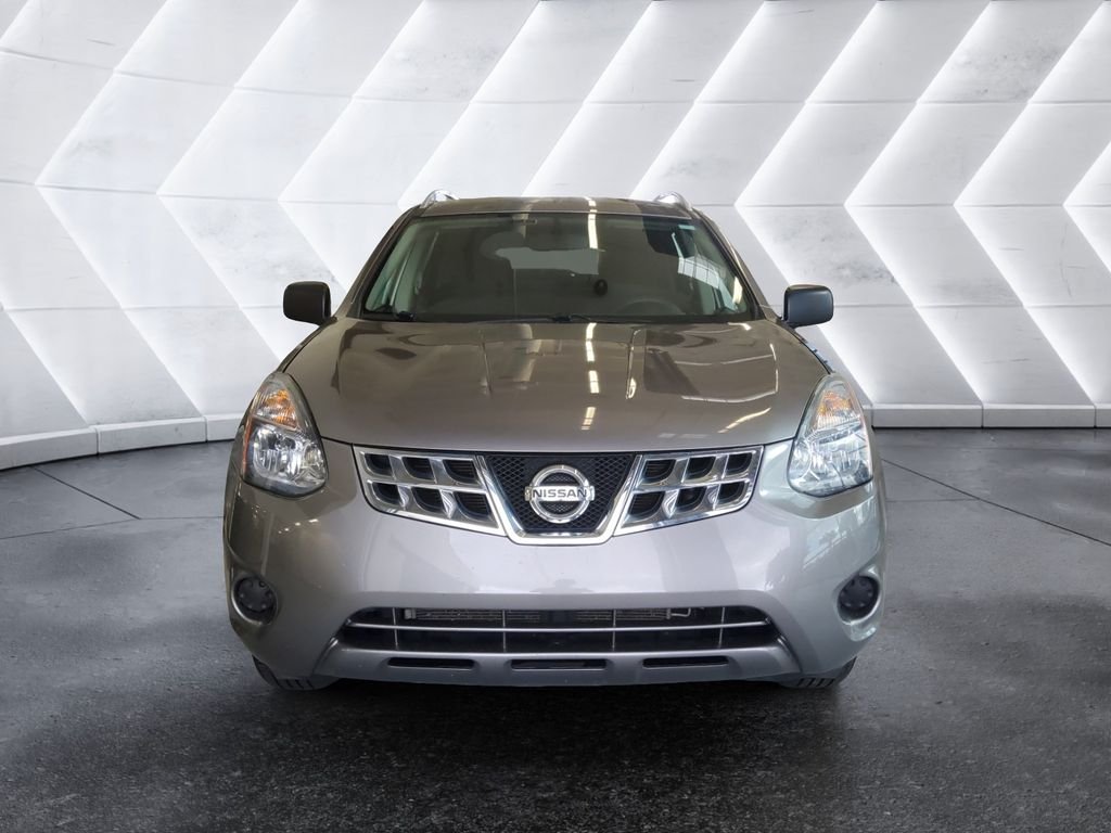 Used 2015 Gray Nissan S image 2