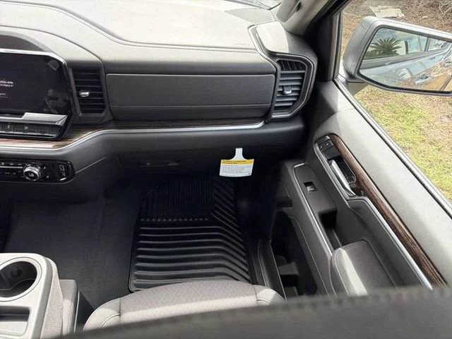 New 2026 Sterling Metallic GMC Elevation image 17