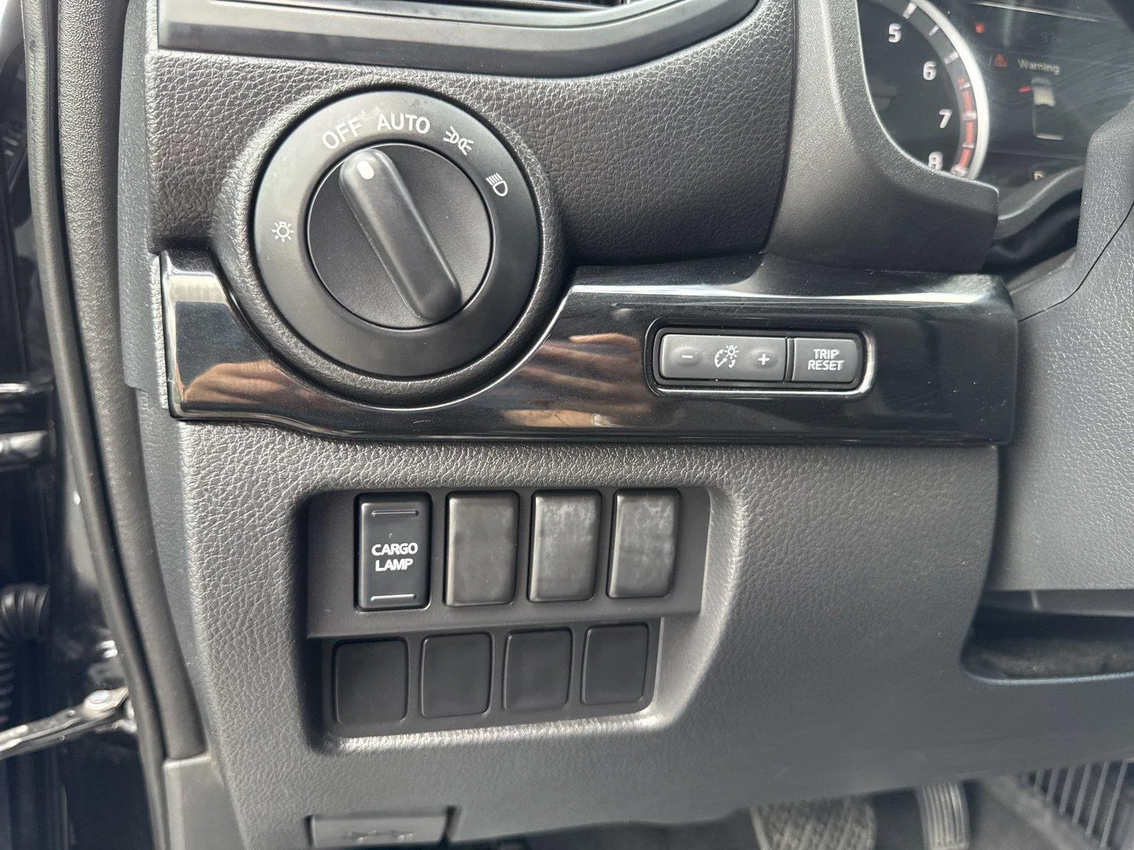 Used 2022 Super Black Nissan SV image 19