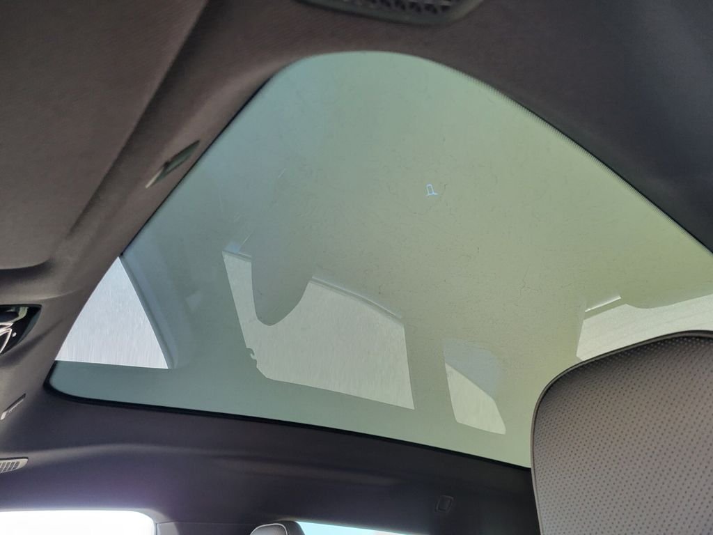 2025 BMW iX M60 - Photo 21