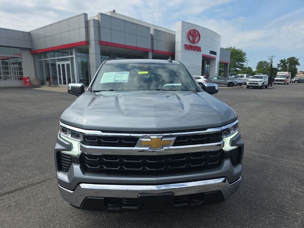 Used 2024 Gray Chevrolet LT image 3