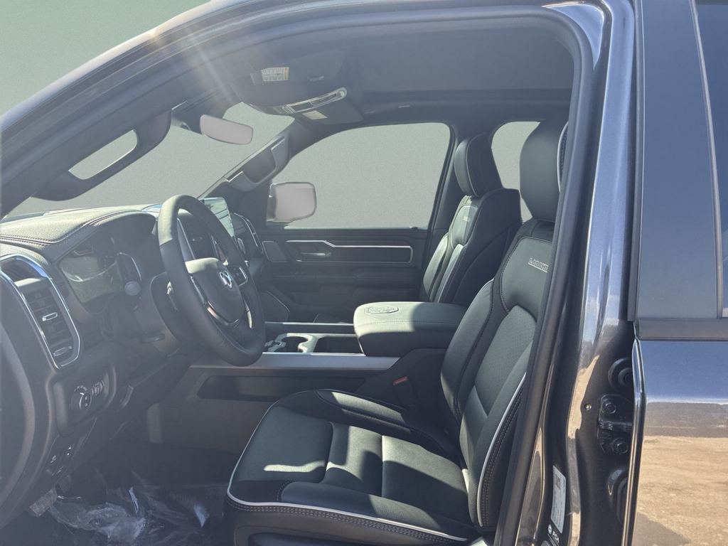 New 2026 Granite Crystal Metallic Clear-Coat Exterior Paint RAM Laramie image 27