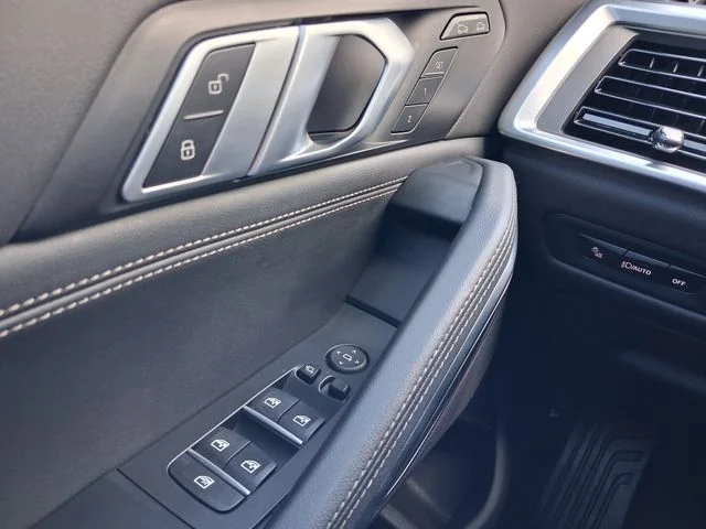 2025 BMW X6 40i - Photo 14