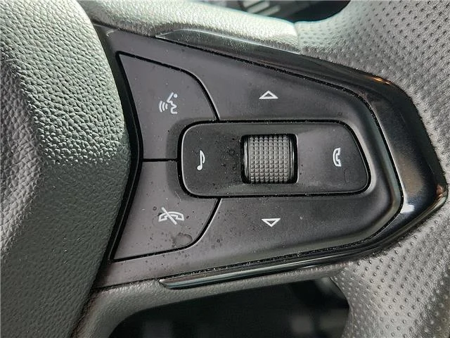 Used 2025 Blue Chevrolet LT Front-Wheel Drive image 16