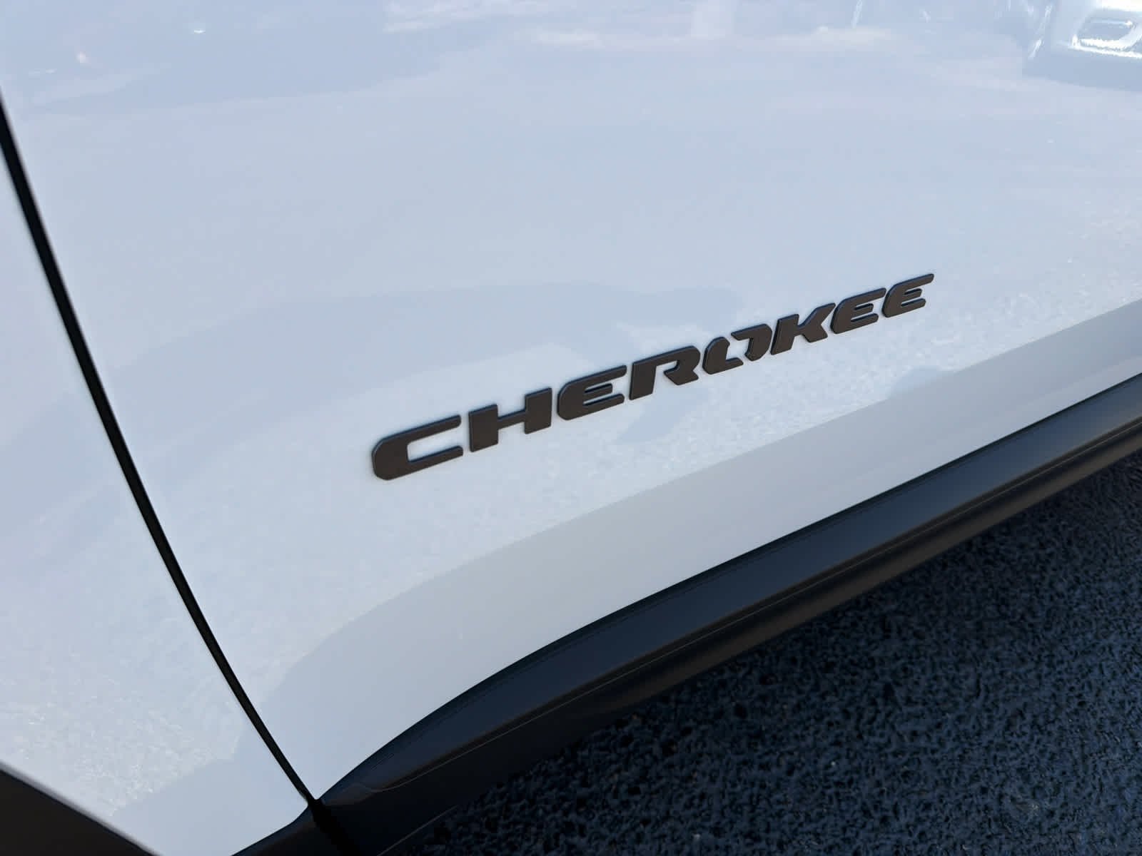 New 2026 Bright White Clear-Coat Exterior Paint Jeep Limited image 9