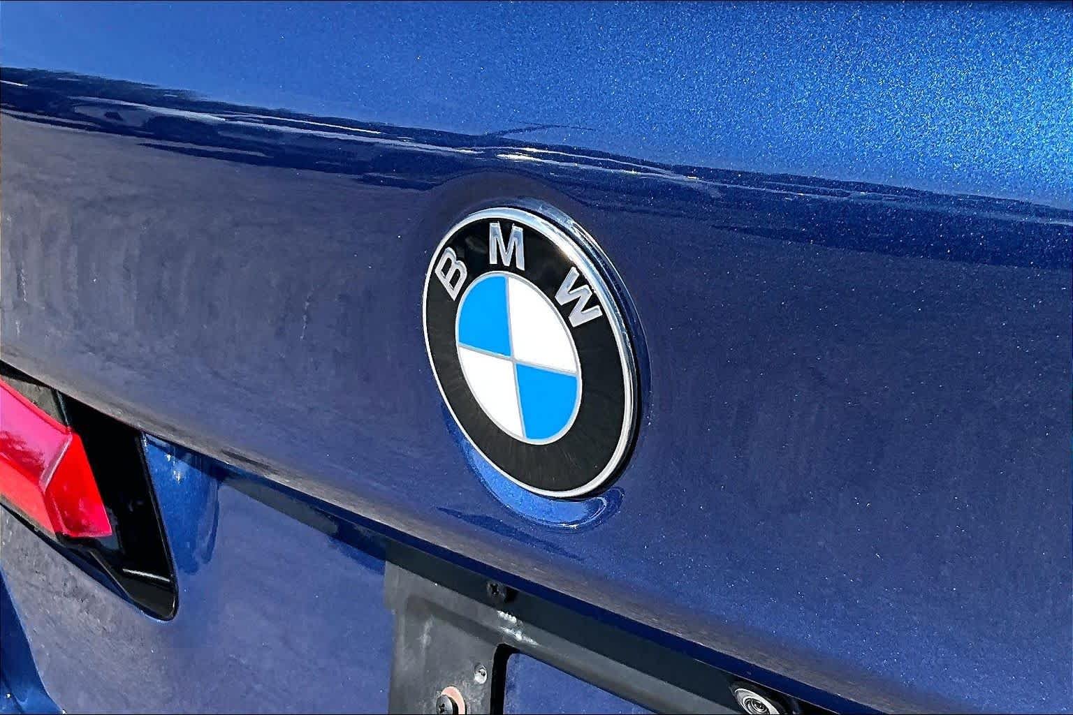 Used 2021 Phytonic Blue Metallic BMW 540i image 31