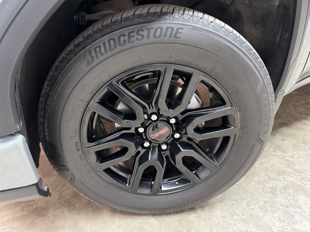 Used 2024 Silver GMC Elevation image 31