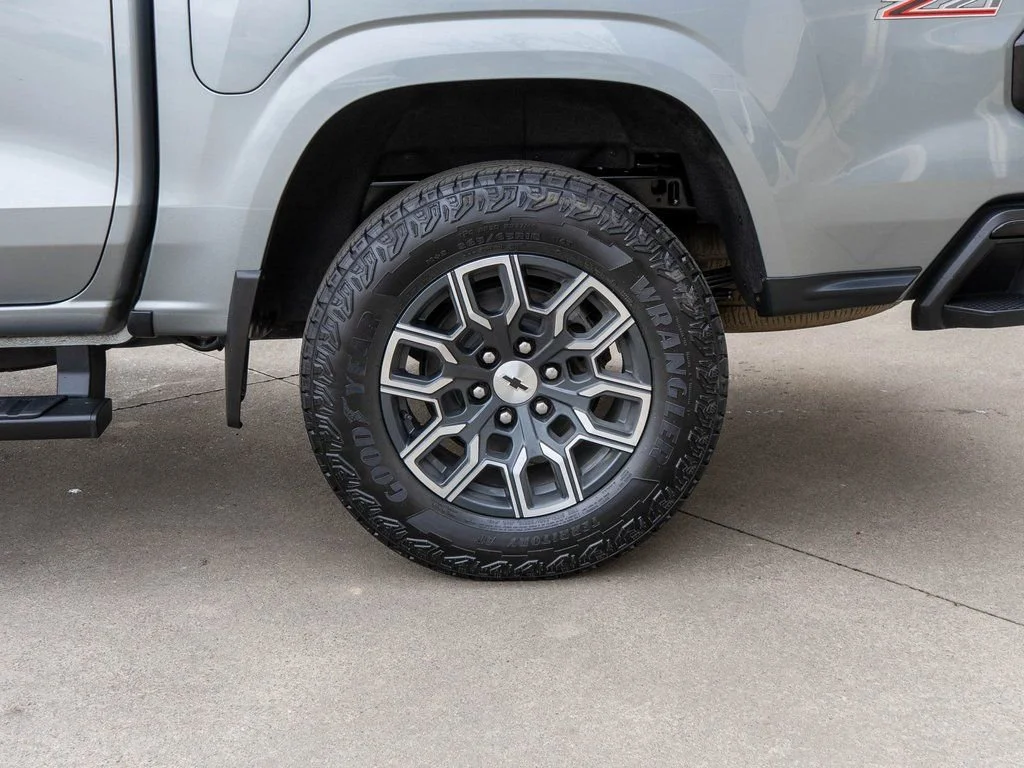 Used 2024 Sterling Gray Metallic Chevrolet Z71 image 28