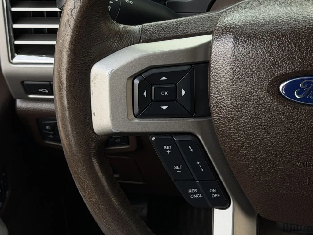 Used 2016  Ford King Ranch image 16