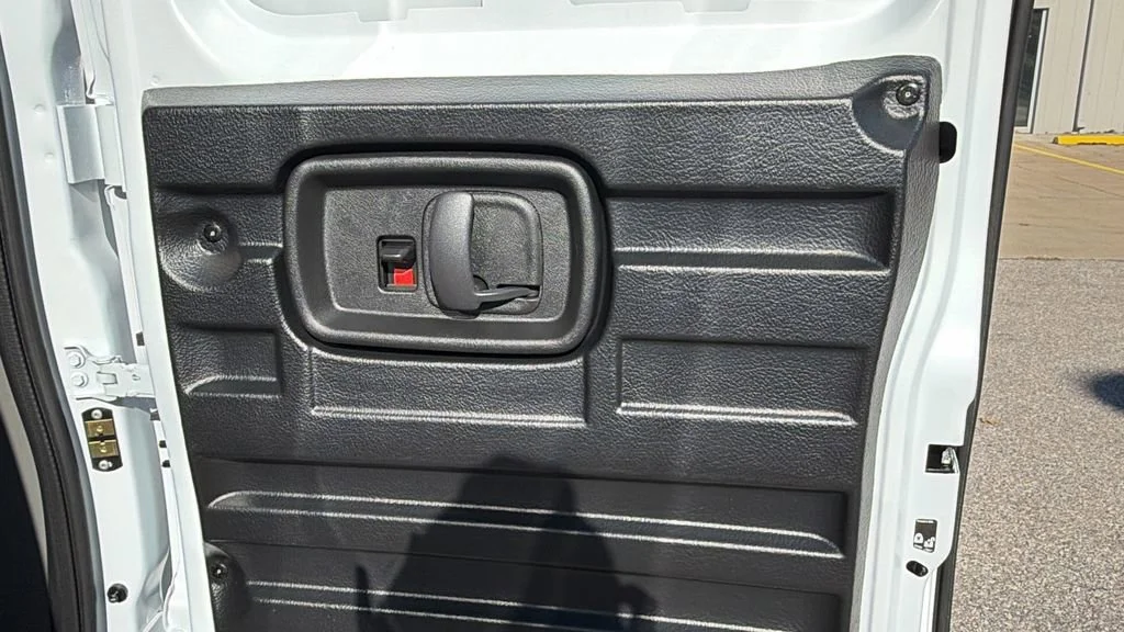 2025 Chevrolet Express Cargo Work Van - Photo 25