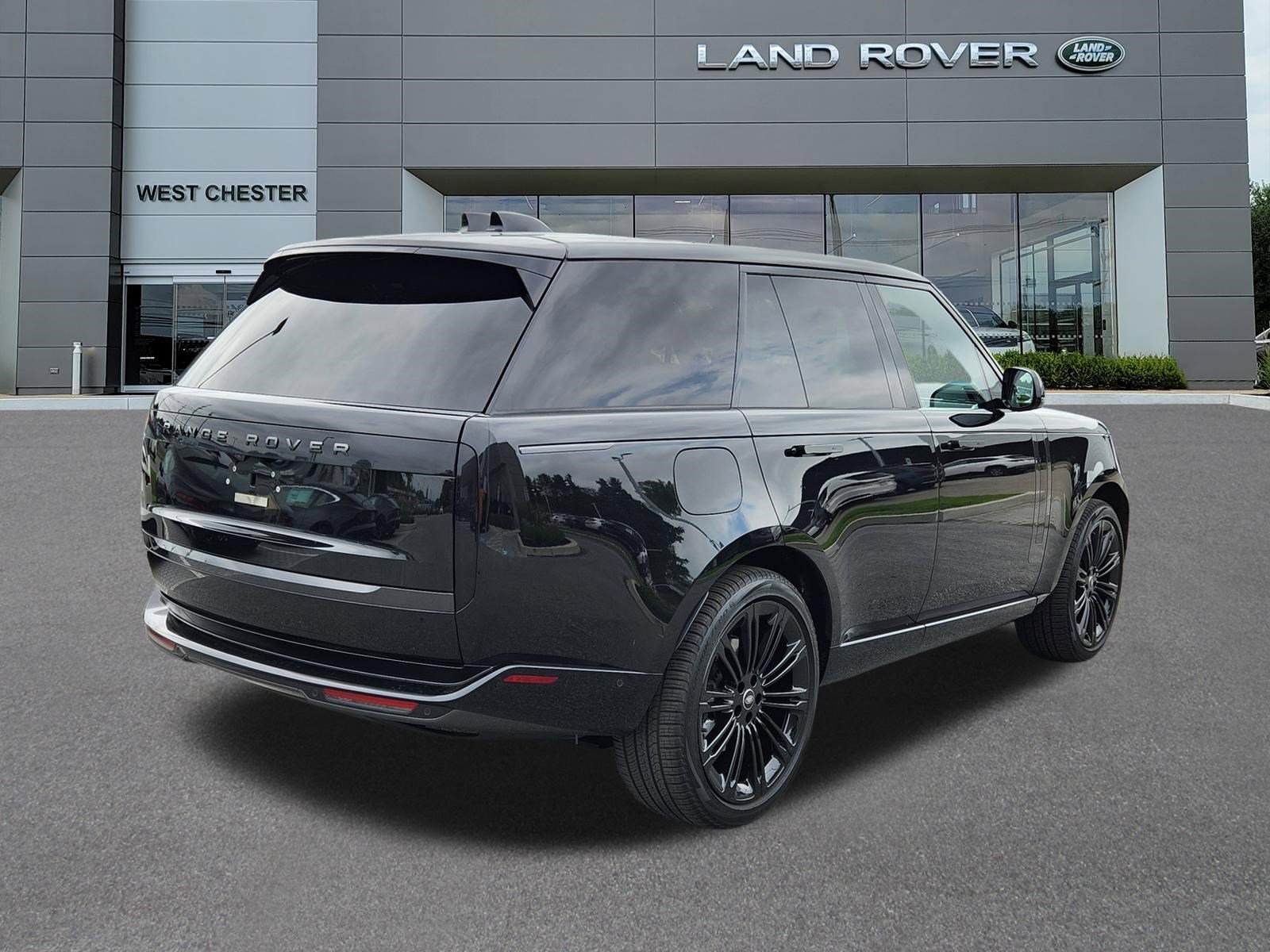 Certified Used 2024 Santorini Black Metallic Land Rover SE image 4