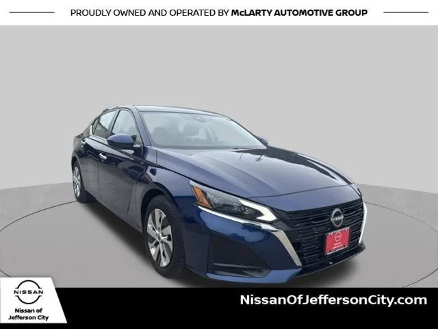 Used 2023 Blue Nissan 2.5 S image 1