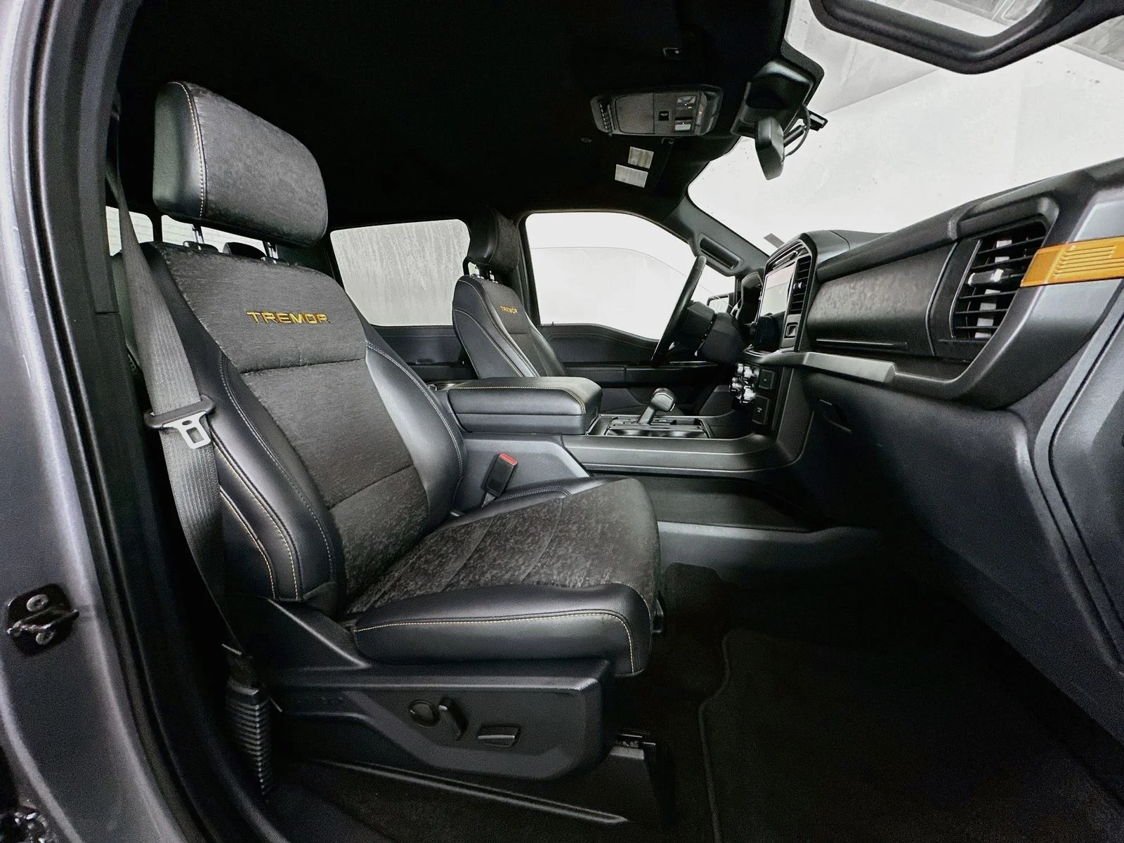 Used 2024 Carbonized Gray Metallic Ford Tremor image 30