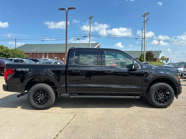 New 2026 Agate Black Metallic Ford XLT image 11