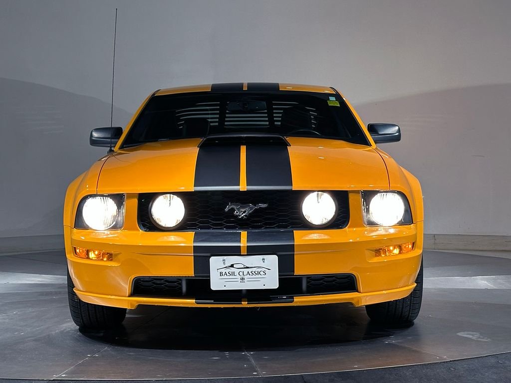Used 2007 Orange Ford  image 23