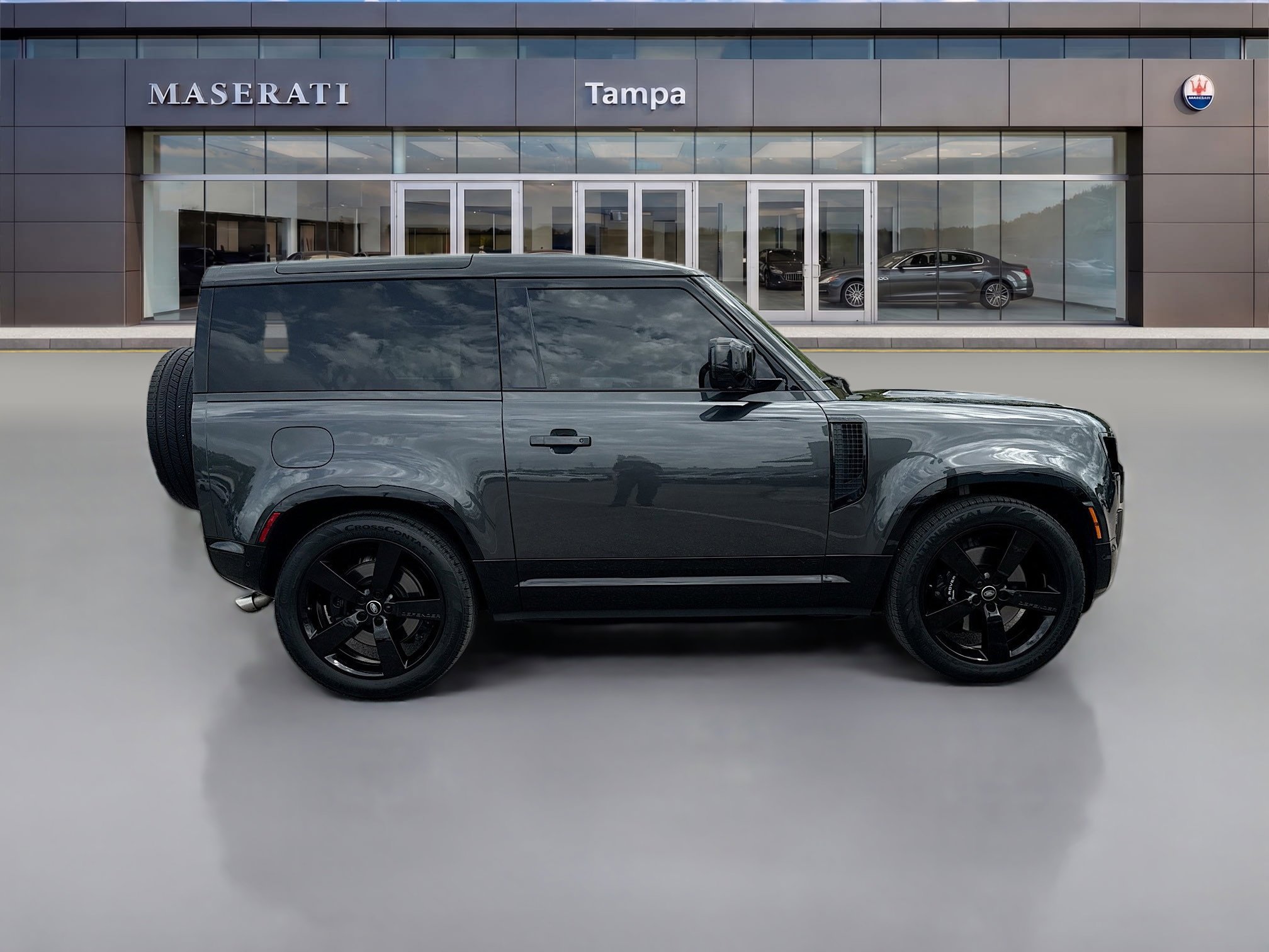 Used 2023 Carpathian Gray Premium Metallic Land Rover Carpathian Edition image 2