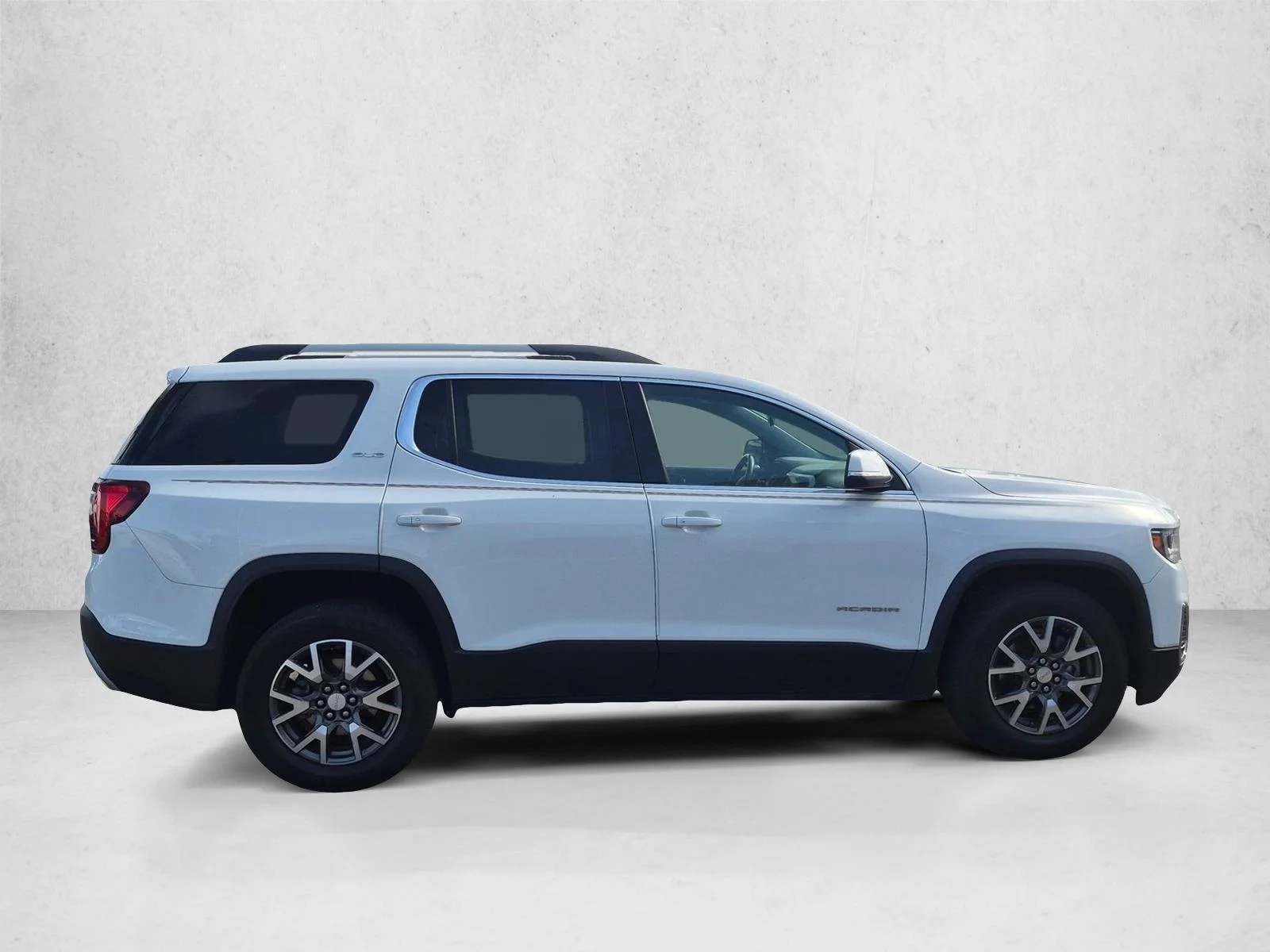 Used 2020 Summit White GMC SLE image 2