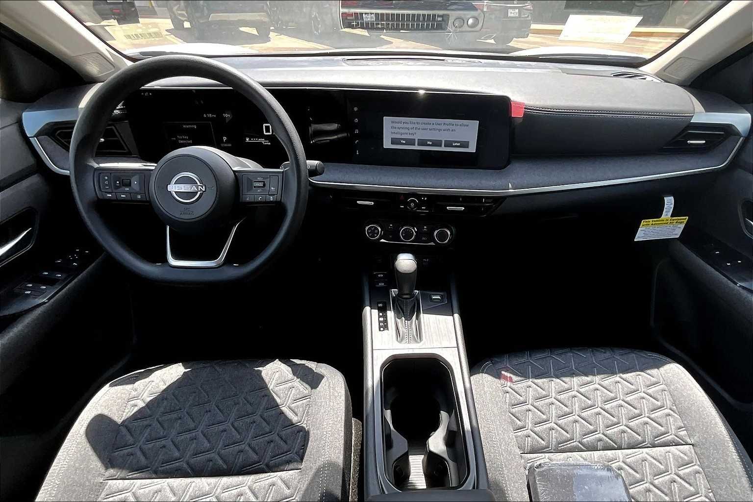 Used 2025 Aspen White Tricoat Nissan SV image 5