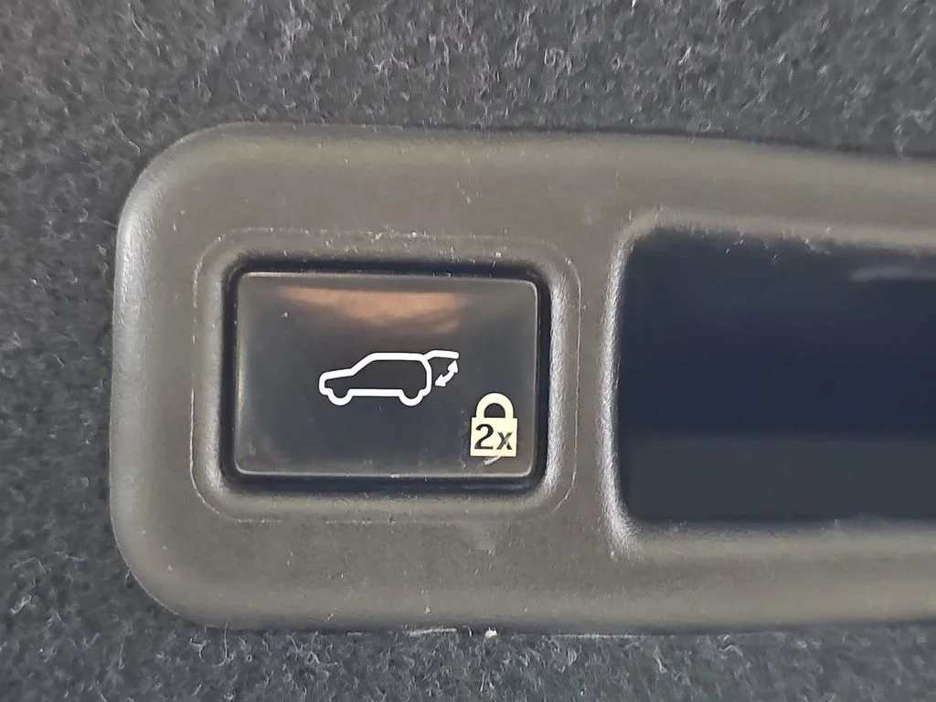 Used 2018 Red Lexus 350 image 16