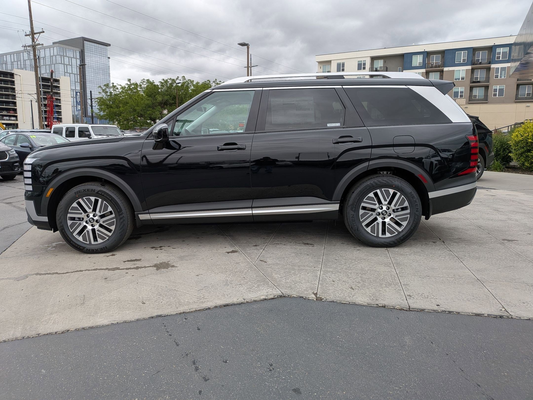 New 2026 Abyss Black Pearl Hyundai SEL 7P image 7