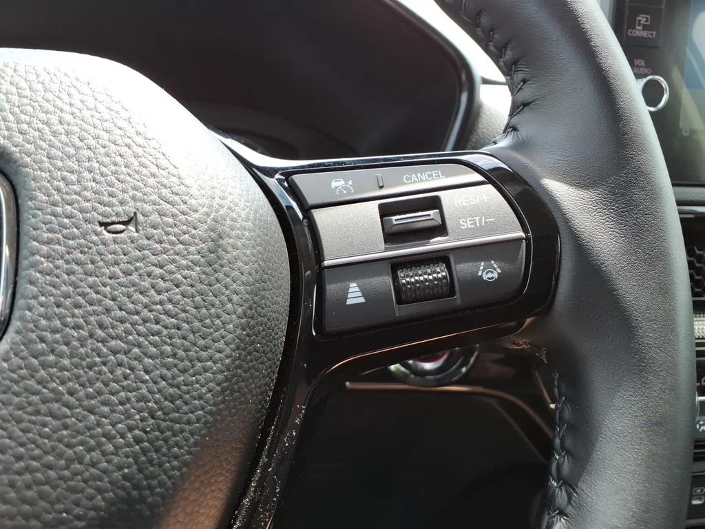 Used 2026 Silver Honda EX-L image 40
