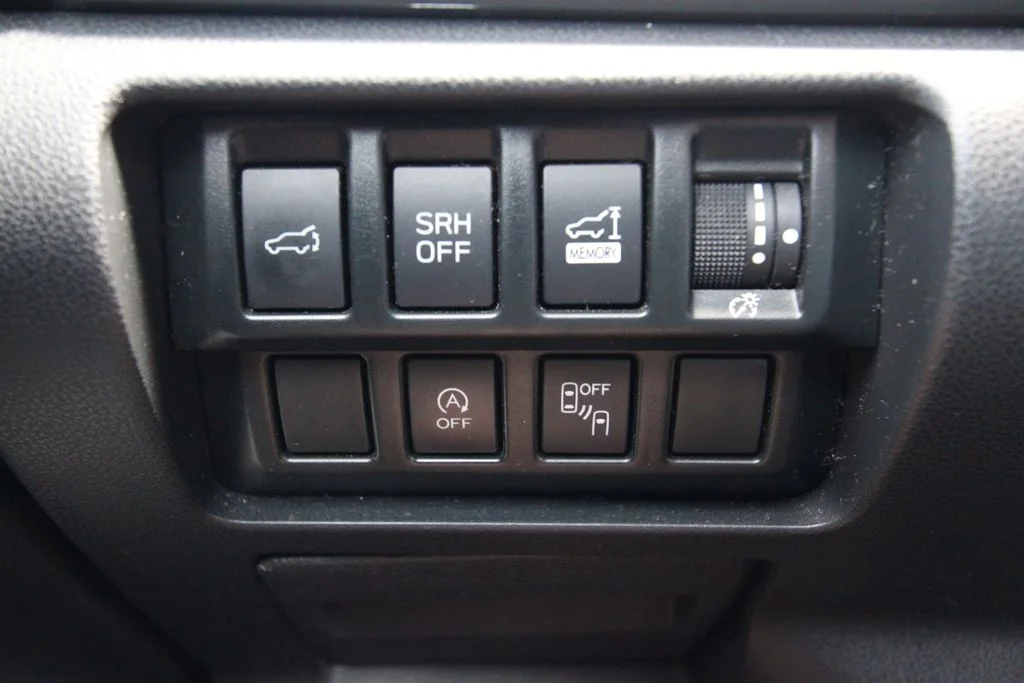Used 2021  Subaru Premium image 21
