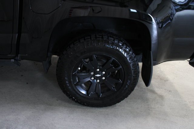 Used 2018 BLACK Chevrolet 4WD Z71 image 34